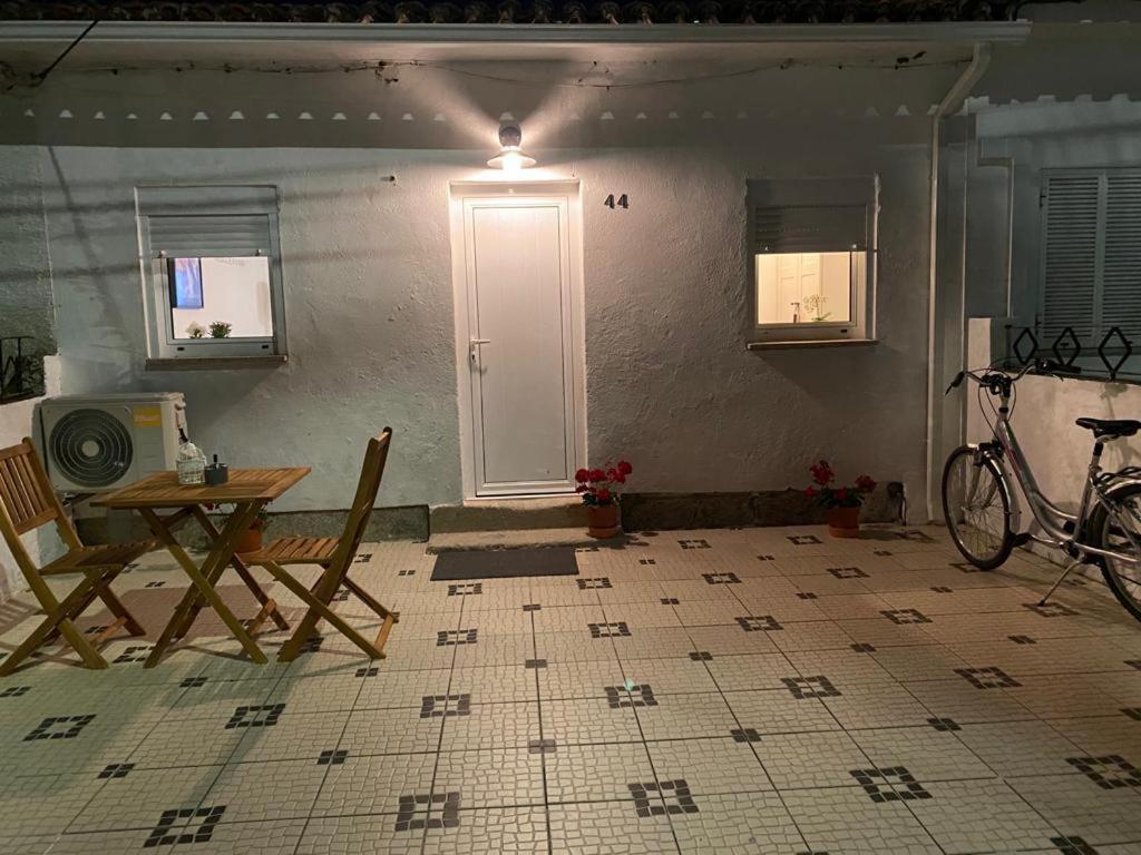 Guest House Altonivel فيانا دو كاستيلو المظهر الخارجي الصورة